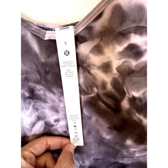 Lululemon Align T-Shirt Size 6 EUC. Diamond Dye Mink Bery Lunar Rock Shadow Grey - Picture 5 of 5